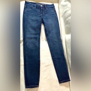 SALE! American Eagle Outfitters Jegging Super Stretch X4 Jeans Size 2 in EUC
